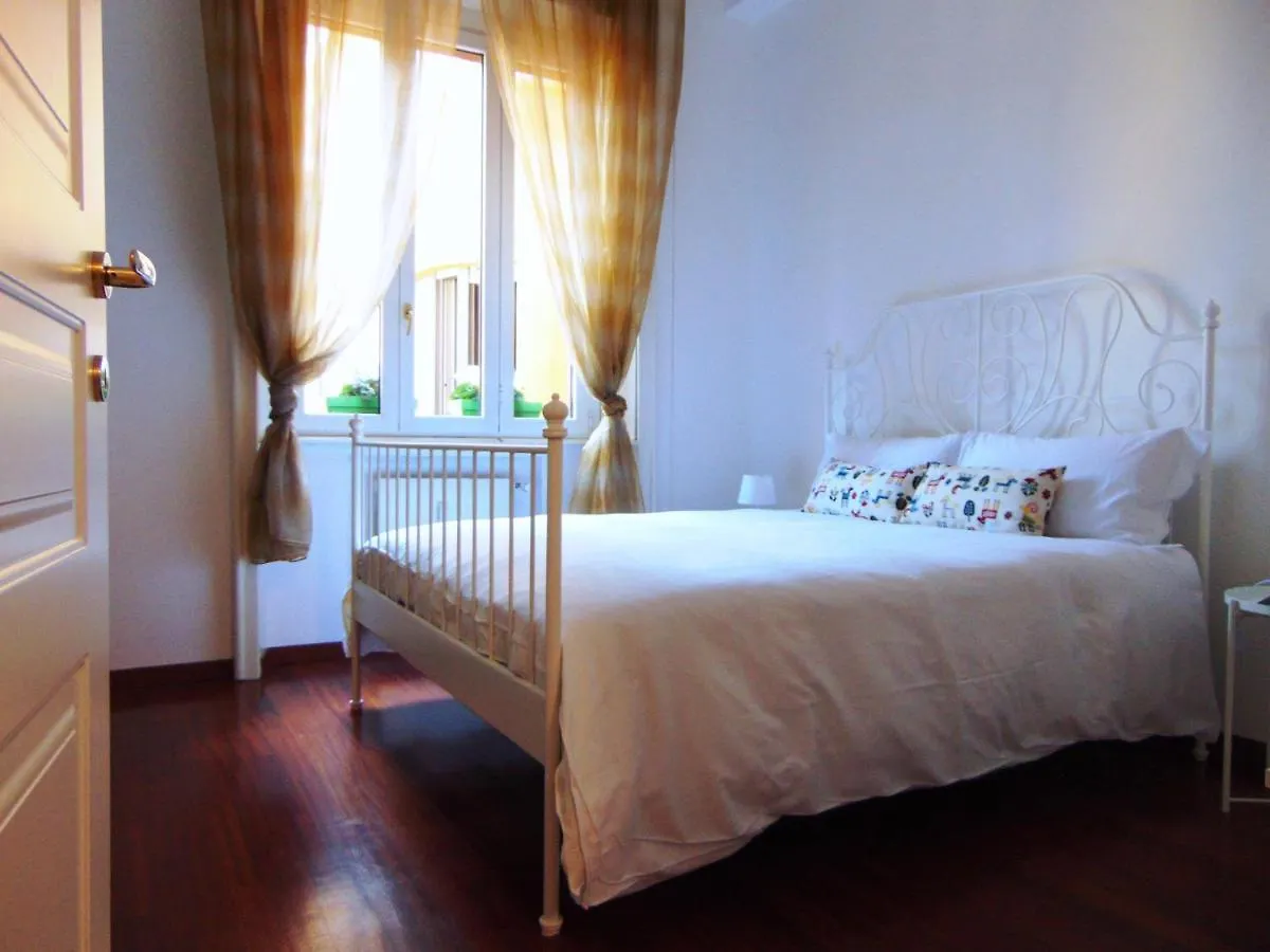 The Best Bedroom In מילאנו 0*,  איטליה